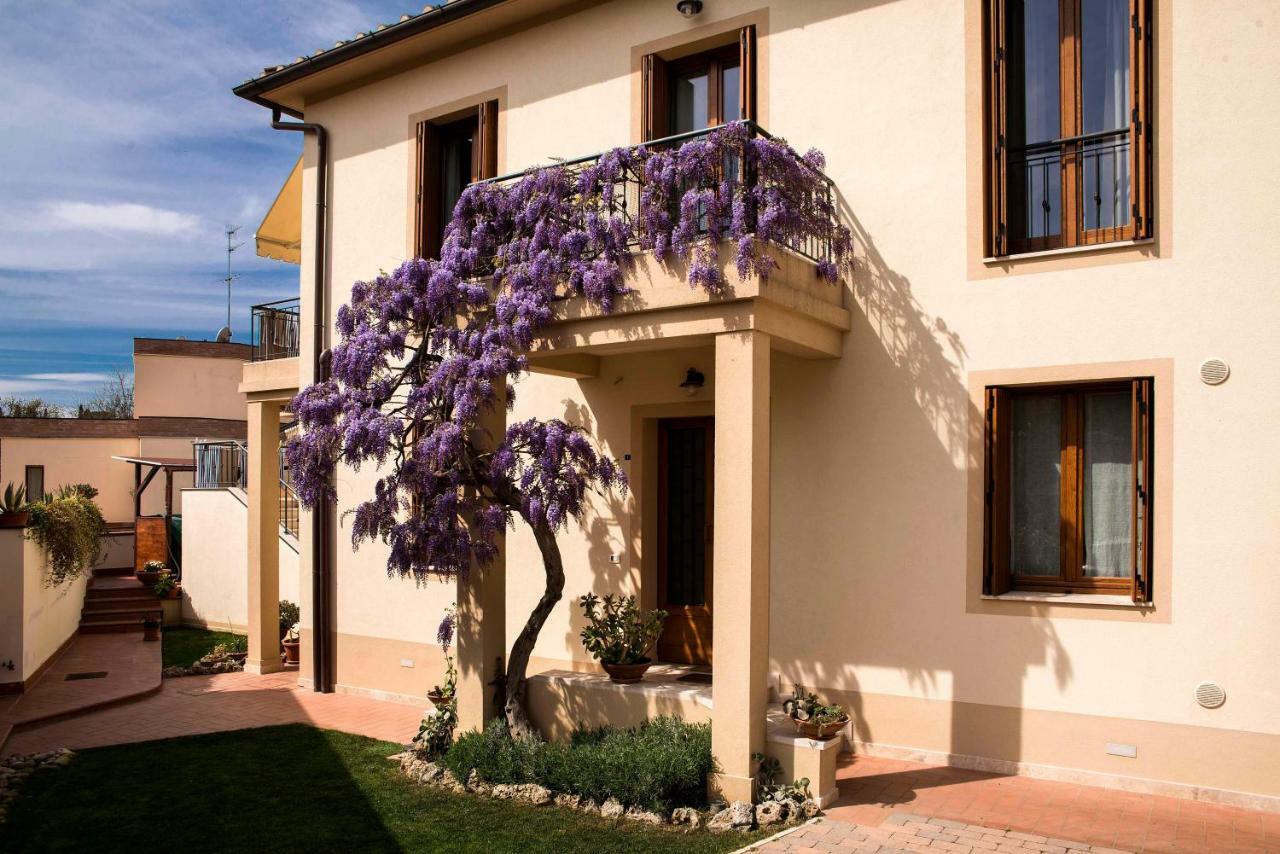 Casa Il Glicine A Due Passi Dal Centro Apartment Siena Exterior photo
